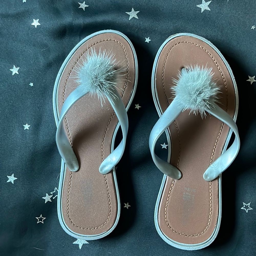 Capellini Girls grey flip flops🩴Sz.1/2